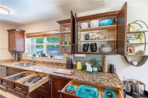 Casa en alquiler en Pompano Beach, Florida, 2 dormitorios, 174.19 m2 № 1930141 - foto 7
