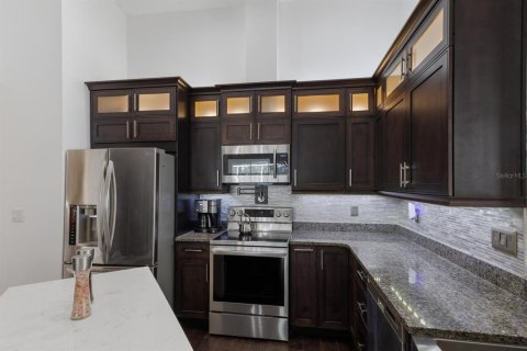 House in Sarasota, Florida 3 bedrooms, 168.06 sq.m. № 1670062 - photo 15