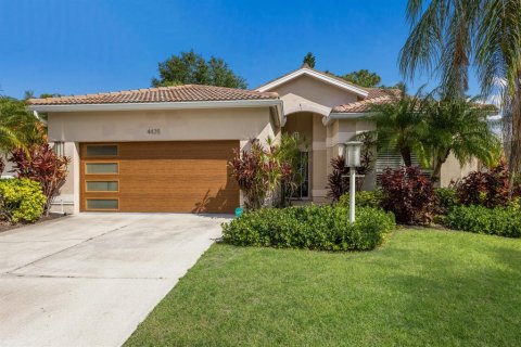 House in Sarasota, Florida 3 bedrooms, 168.06 sq.m. № 1670062 - photo 4