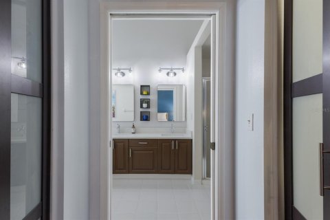 House in Sarasota, Florida 3 bedrooms, 168.06 sq.m. № 1670062 - photo 19