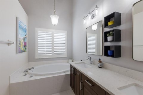House in Sarasota, Florida 3 bedrooms, 168.06 sq.m. № 1670062 - photo 20