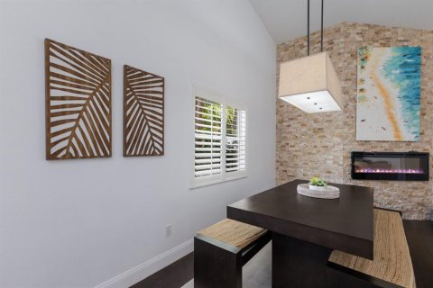 House in Sarasota, Florida 3 bedrooms, 168.06 sq.m. № 1670062 - photo 9