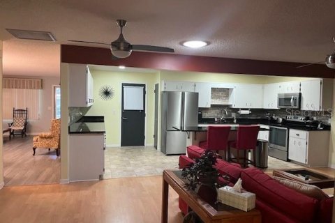 Villa ou maison à louer à Ocala, Floride: 2 chambres, 162.39 m2 № 2425984 - photo 6