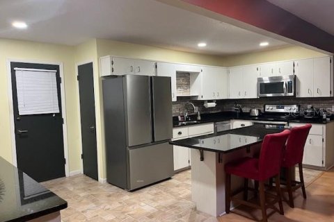 Villa ou maison à louer à Ocala, Floride: 2 chambres, 162.39 m2 № 2425984 - photo 5