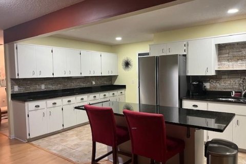 Villa ou maison à louer à Ocala, Floride: 2 chambres, 162.39 m2 № 2425984 - photo 4