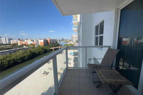 Condo in Sunny Isles Beach, Florida, 2 bedrooms  № 2079454 - photo 5