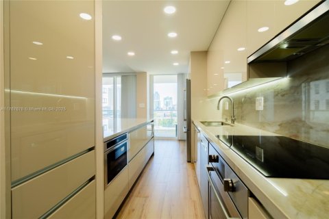 Condo in Sunny Isles Beach, Florida, 2 bedrooms  № 2079454 - photo 21