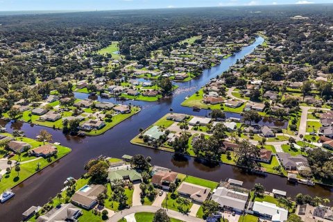 Villa ou maison à vendre à Palm Coast, Floride: 3 chambres, 296.17 m2 № 2416584 - photo 4