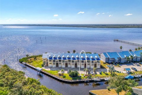 Condo in Port Charlotte, Florida, 4 bedrooms № 2118501