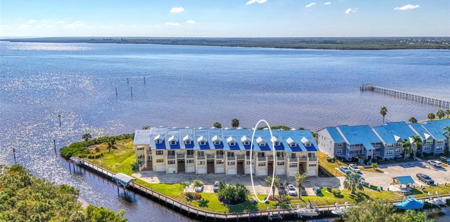 Condo in Port Charlotte, Florida, 4 bedrooms  № 2118501