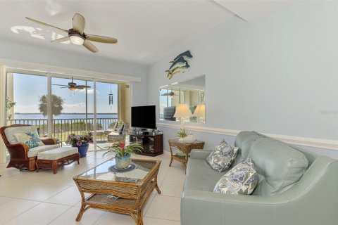 Condo in Port Charlotte, Florida, 4 bedrooms  № 2118501 - photo 12