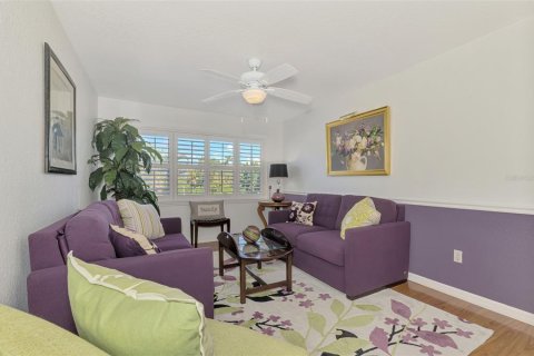 Condo in Port Charlotte, Florida, 4 bedrooms  № 2118501 - photo 16