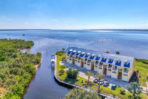 Condo in Port Charlotte, Florida, 4 bedrooms  № 2118501 - photo 3