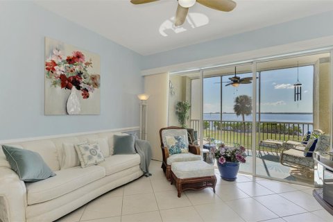 Condo in Port Charlotte, Florida, 4 bedrooms  № 2118501 - photo 13