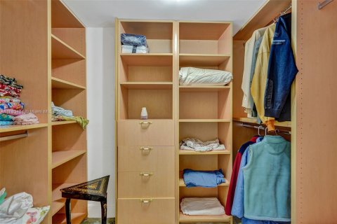 Condo in Hollywood, Florida, 2 bedrooms  № 1867063 - photo 8