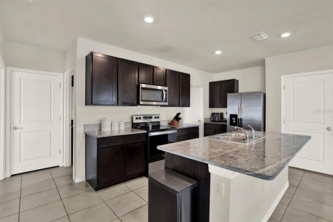 Villa ou maison à vendre à Wesley Chapel, Floride: 5 chambres, 227.89 m2 № 2318631 - photo 6
