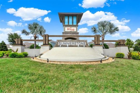 Villa ou maison à vendre à Wesley Chapel, Floride: 5 chambres, 227.89 m2 № 2318631 - photo 2