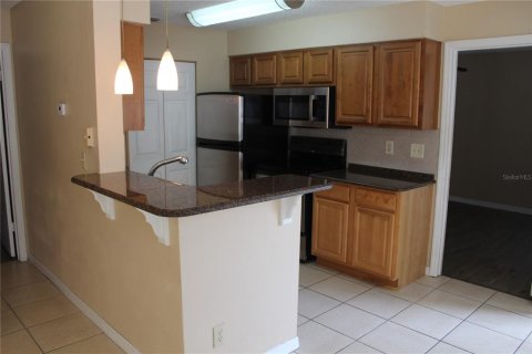 Condo in Orlando, Florida, 2 bedrooms  № 1666047 - photo 4