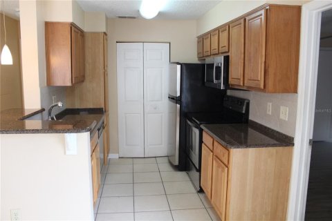 Condo in Orlando, Florida, 2 bedrooms  № 1666047 - photo 8