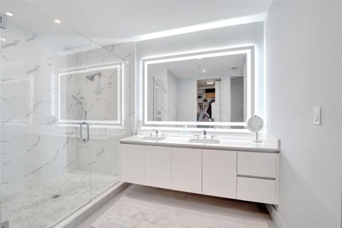 Condo in Fort Lauderdale, Florida, 3 bedrooms  № 2370097 - photo 28