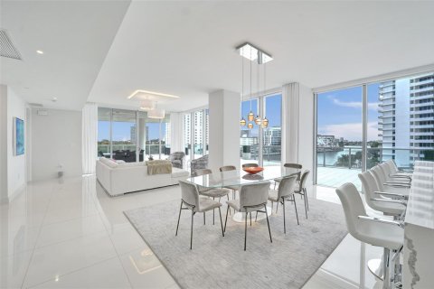 Condo in Fort Lauderdale, Florida, 3 bedrooms  № 2370097 - photo 6