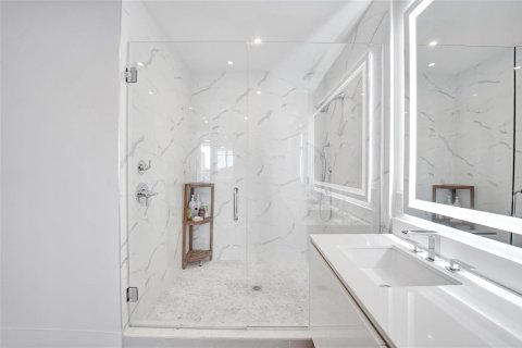 Condo in Fort Lauderdale, Florida, 3 bedrooms  № 2370097 - photo 29