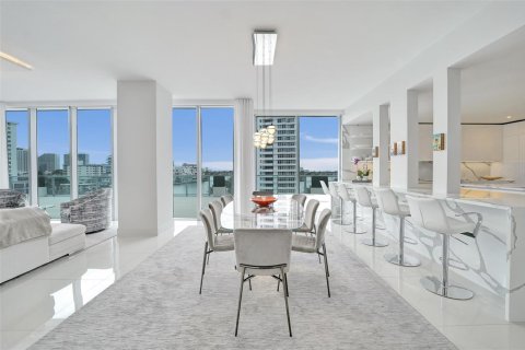 Condo in Fort Lauderdale, Florida, 3 bedrooms  № 2370097 - photo 11