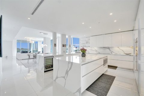 Condo in Fort Lauderdale, Florida, 3 bedrooms  № 2370097 - photo 18