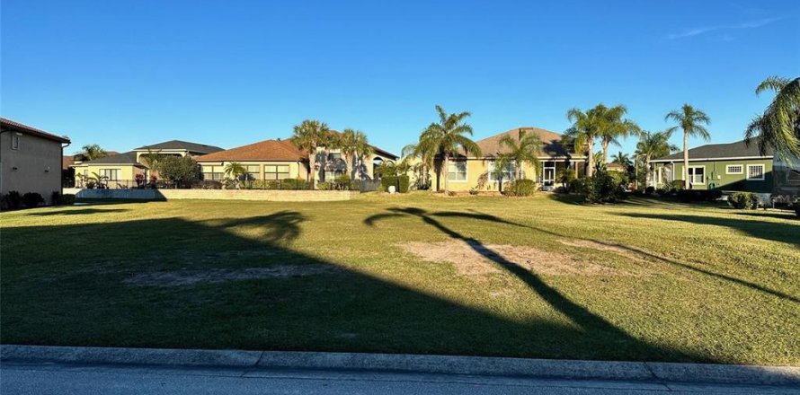 Land in Polk City, Florida № 935424