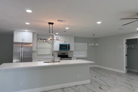 Casa en venta en Orlando, Florida, 3 dormitorios, 138.05 m2 № 1910159 - foto 5