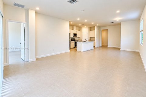 Touwnhouse à louer à Homestead, Floride: 4 chambres, 178.93 m2 № 2439354 - photo 2