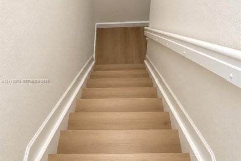 Touwnhouse à louer à Homestead, Floride: 4 chambres, 178.93 m2 № 2439354 - photo 17