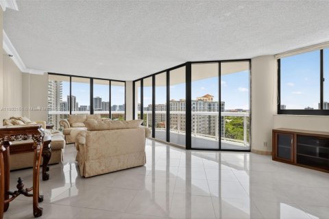 Copropriété à louer à Aventura, Floride: 2 chambres, 124.49 m2 № 1956767 - photo 1