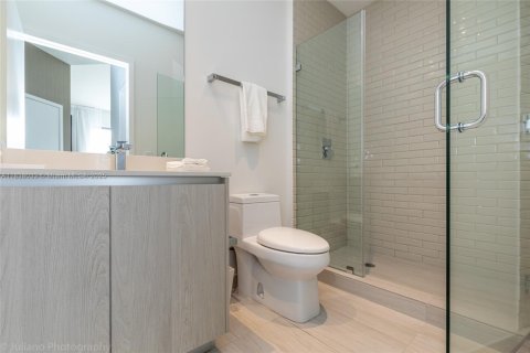 Condo in Hollywood, Florida, 2 bedrooms  № 1825960 - photo 16
