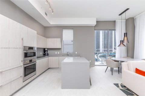 Condo in Hollywood, Florida, 2 bedrooms  № 1825960 - photo 3