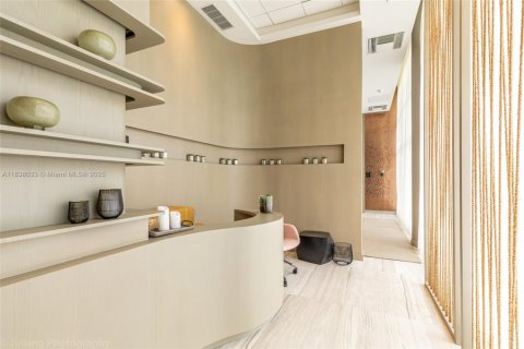 Condo in Hollywood, Florida, 2 bedrooms  № 1825960 - photo 23