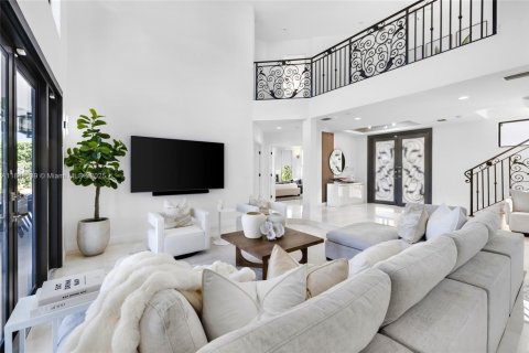 Купить виллу или дом в Майами, Флорида 7 спален, 416.39м2, № 1940236 - фото 21