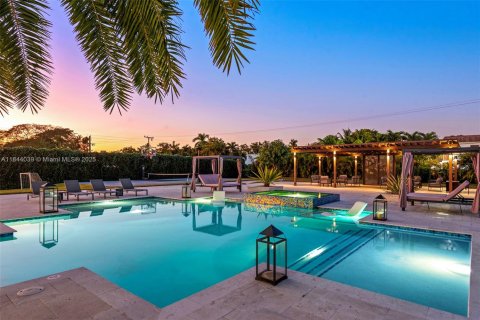 Купить виллу или дом в Майами, Флорида 7 спален, 416.39м2, № 1940236 - фото 7