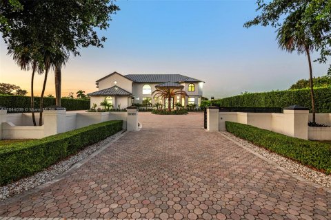 Купить виллу или дом в Майами, Флорида 7 спален, 416.39м2, № 1940236 - фото 2