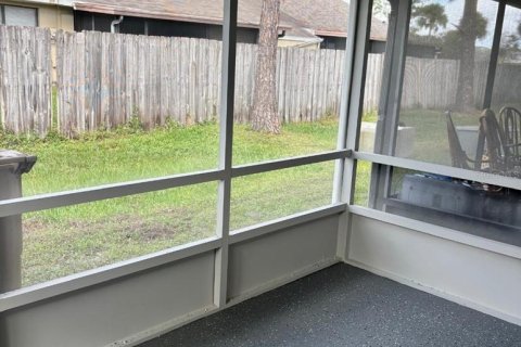 Villa ou maison à louer à Kissimmee, Floride: 2 chambres, 81.29 m2 № 2430376 - photo 5