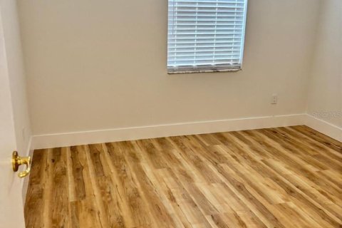 Villa ou maison à louer à Kissimmee, Floride: 2 chambres, 81.29 m2 № 2430376 - photo 4