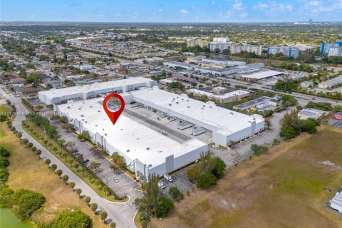 Commercial property in Pembroke Park, Florida № 1860874 - photo 23