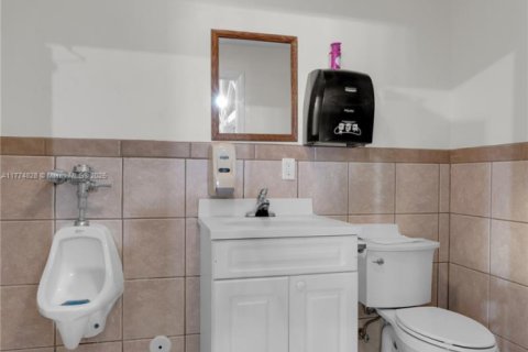 Commercial property in Pembroke Park, Florida № 1860874 - photo 20