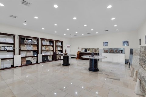Commercial property in Pembroke Park, Florida № 1860874 - photo 4