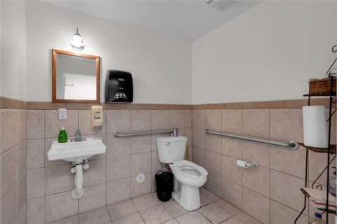 Commercial property in Pembroke Park, Florida № 1860874 - photo 19