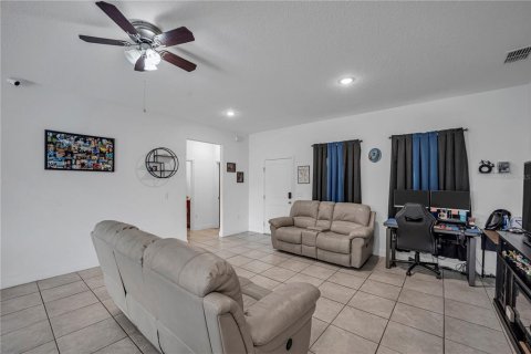 House in Ocala, Florida 4 bedrooms, 146.79 sq.m. № 2166171 - photo 9
