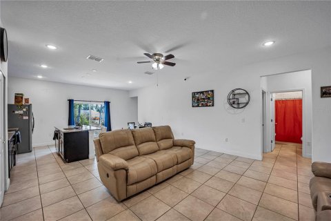 House in Ocala, Florida 4 bedrooms, 146.79 sq.m. № 2166171 - photo 10