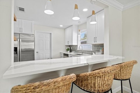 Villa ou maison à louer à Sarasota, Floride: 3 chambres, 131.46 m2 № 813418 - photo 14