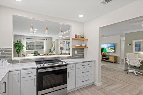 Villa ou maison à louer à Sarasota, Floride: 3 chambres, 131.46 m2 № 813418 - photo 17