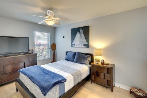 House in Sarasota, Florida 3 bedrooms, 143.91 sq.m. № 1566329 - photo 15